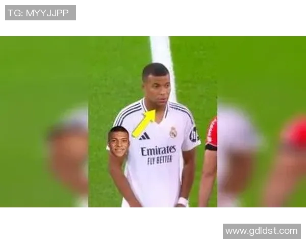 足球明星因场上不当行为被罚款事件全程视频回顾与分析